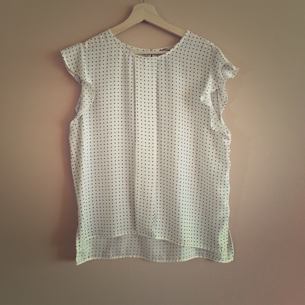 Classy and cute blouse!